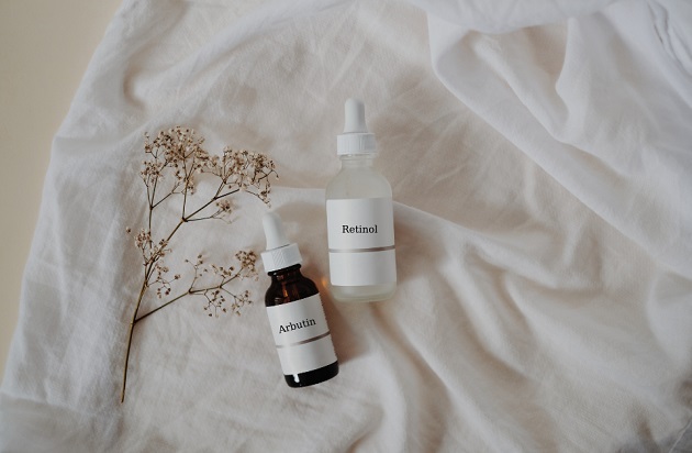 12 hoạt chất trị nám được bác sỹ da liễu khuyên dùng 1 arbutin retinol