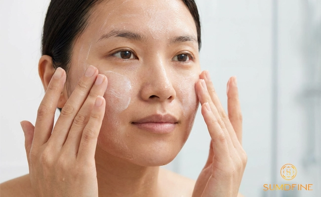 Thoa kem dưỡng bao lâu thì thoa kem chống nắng? 2 Thoa kem dưỡng nên chờ 3-5 phút rồi thoa kem chống nắng