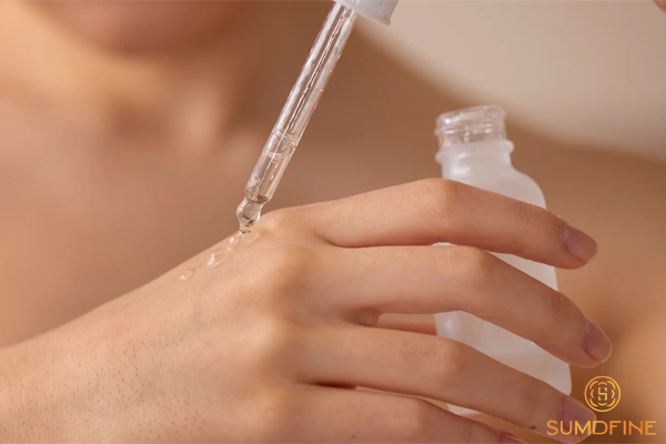 Nặn mụn xong có nên dùng B5? TOP 3 serum B5 đáng dùng 2026 1 Serum B5 là gì?