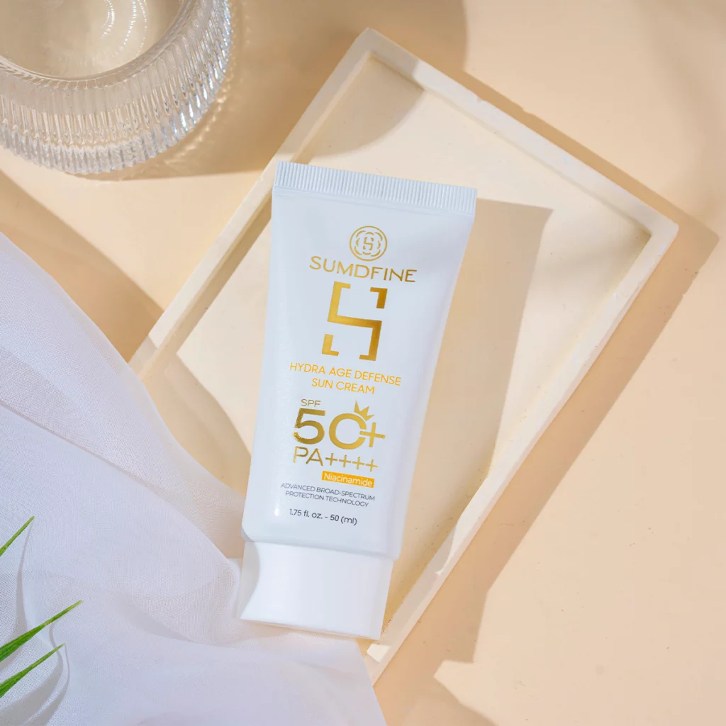 Bôi kem chống nắng bị mốc, lộ vân kem: 7 cách khắc phục 11 Kem chống nắng Sumdfine Hydra Age Defense Sun Cream SPF50+ PA++++