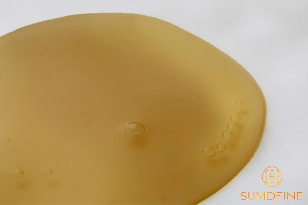 5 nguyên nhân khiến da bị khô rát, bong vảy khi dùng vitamin C & Cách xử lý 4 Serum vitamin C bị oxy hoá, gây kích ứng khô da